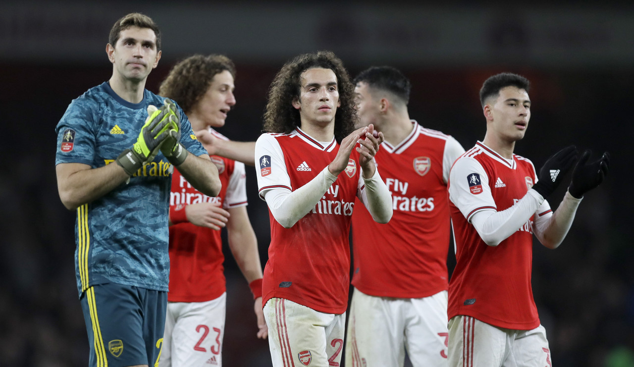 斯基拉：曼奇尼已与萨德签约1+2年，续约后年薪800万欧（斯基拉：曼奇尼与萨德签下1+2合同，续约后年薪达800万欧元）