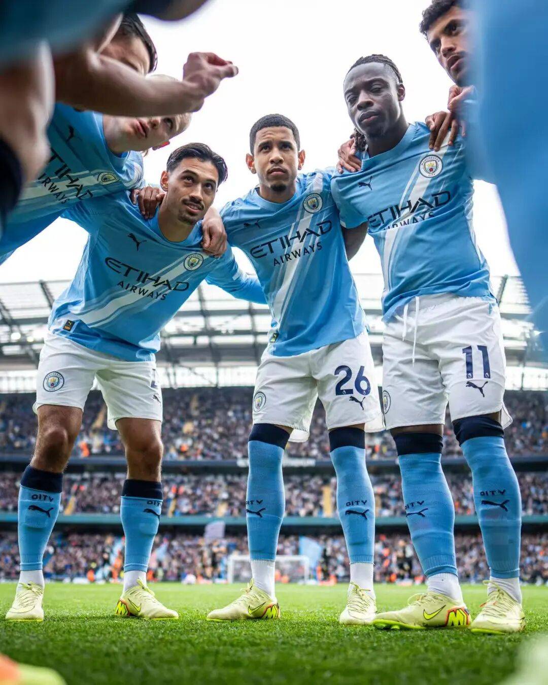 客场2-1力克中国香港，新加坡时隔41年重返亚洲杯正赛（新加坡客场2-1击败中国香港，时隔41年再进亚洲杯正赛）