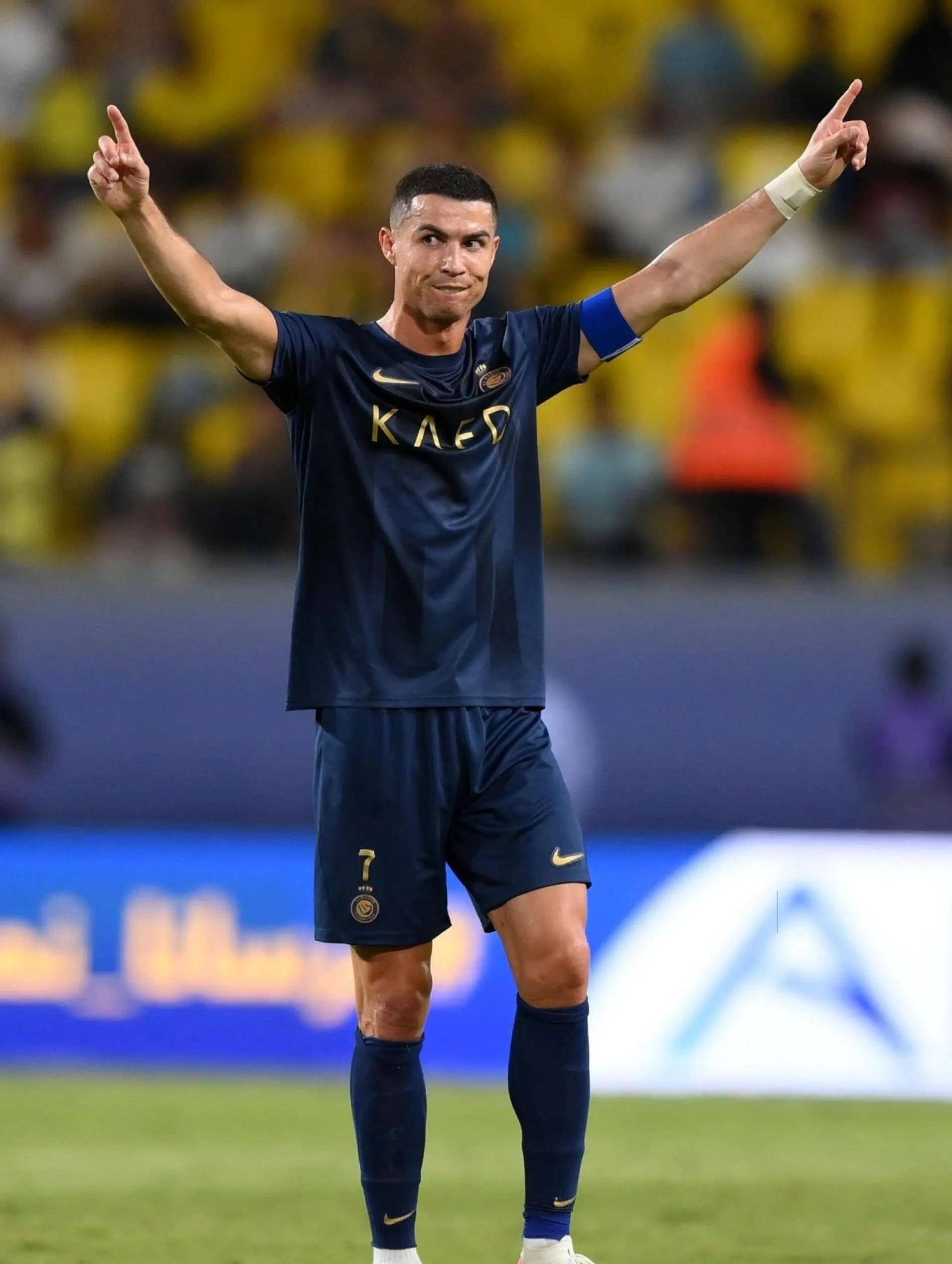 前主帅：我和埃托奥提交两份大名单，是因为当时我还没被解雇（前主帅谈两份大名单：尚未下课，所以与埃托奥同时递交）