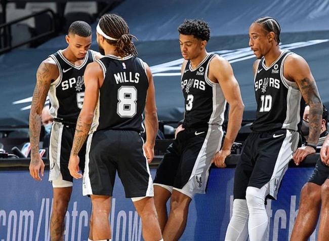 前裁判：米兰确实不该被判点球，但主裁判给的理由有问题（前裁判：米兰点球本不该判，主裁解释站不住脚）