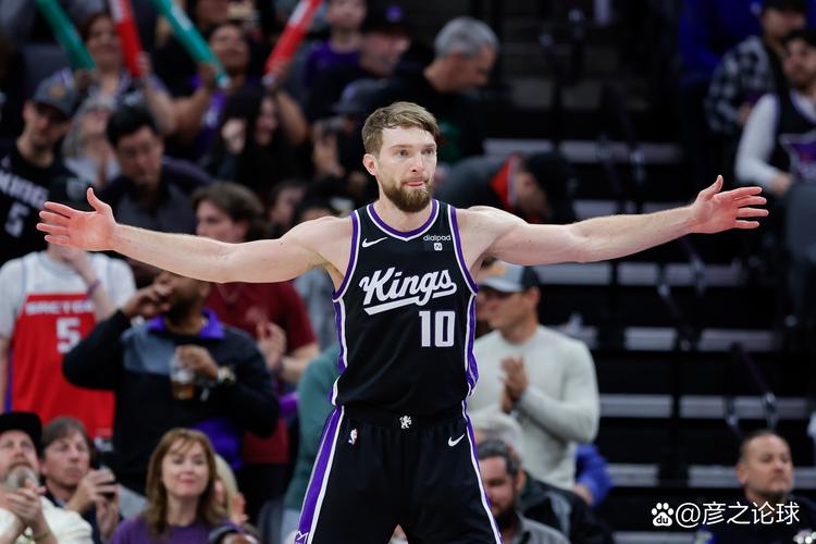 剑南春丨拜仁让二追六6-2逆转弗赖堡，奥利塞2射3传，卡尔传射（剑南春丨拜仁2球落后连入6球6-2翻盘弗赖堡，奥利塞梅开二度+3助，卡尔传射）