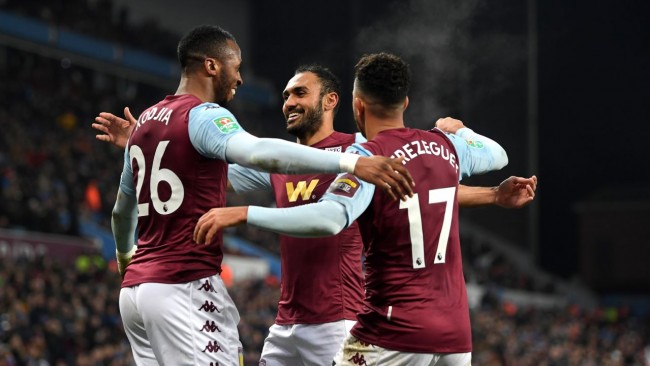 TA：因现代足球重视边路与攻防转换，菱形中场阵型已几乎绝迹（TA：现代足球强调边路与攻防转换，菱形中场几乎退出历史舞台）