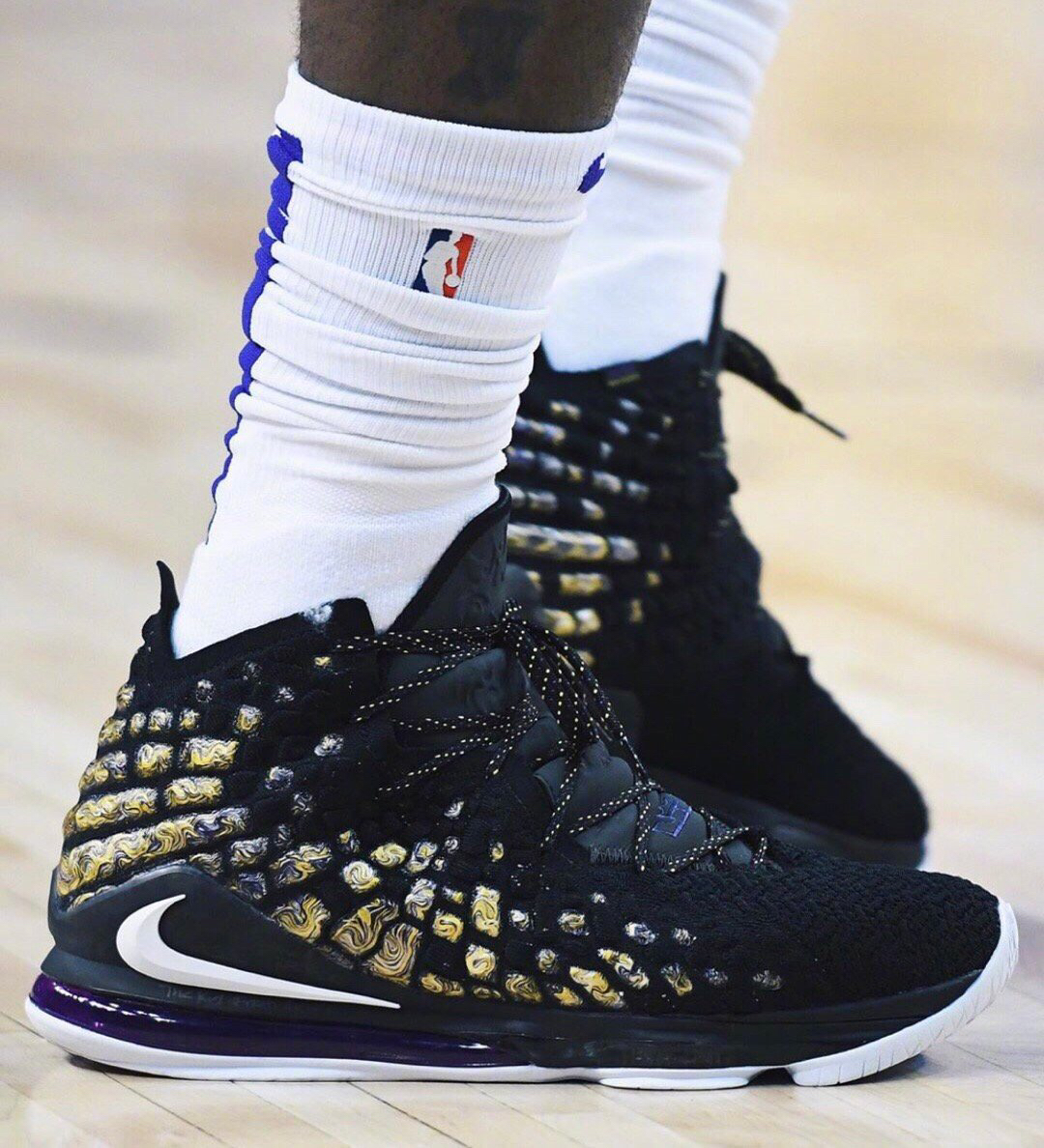 皇马主帅阿隆索发布会解析：维尼修斯状态喜人 青训新星获征召（皇马主帅阿隆索发布会解读：维尼修斯状态出色 青训新星入选名单）