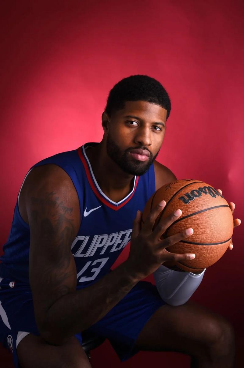 欧冠今夜观赛指南：枪手迎战强敌拜仁，皇马客场出征盼洗颓（欧冠今夜前瞻：阿森纳硬碰拜仁，皇马客战力求止颓）