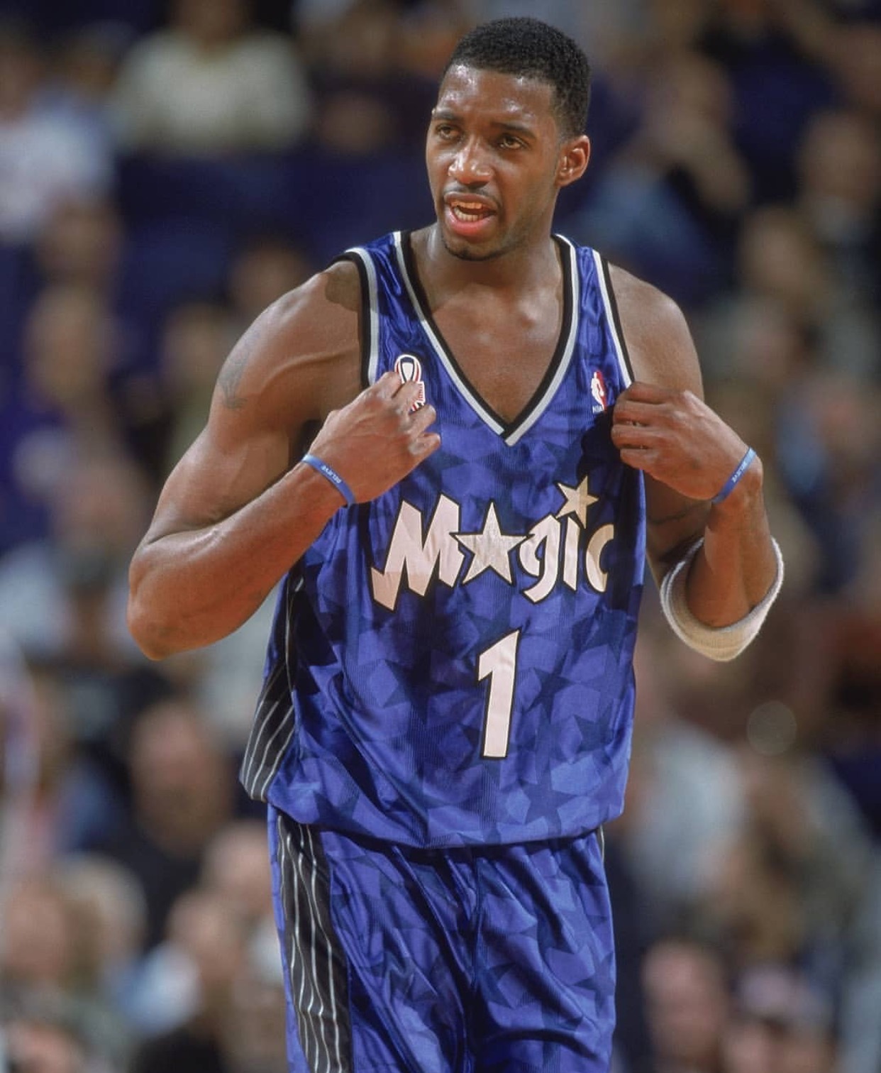 英超-狼队VS曼联：送副班长首胜？NO！阿莫林要逼近欧冠区（英超｜狼队战曼联：拒送副班长首胜，阿莫林冲刺欧冠区）