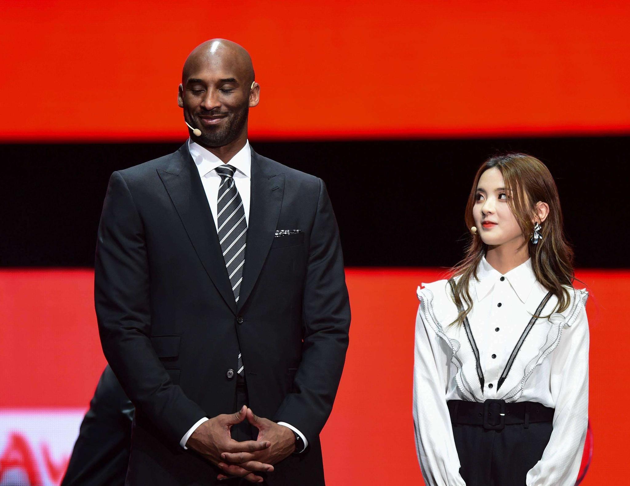 浓眉哥首节状态低迷，表现不尽如人意（浓眉哥首节手感冰冷，发挥欠佳）